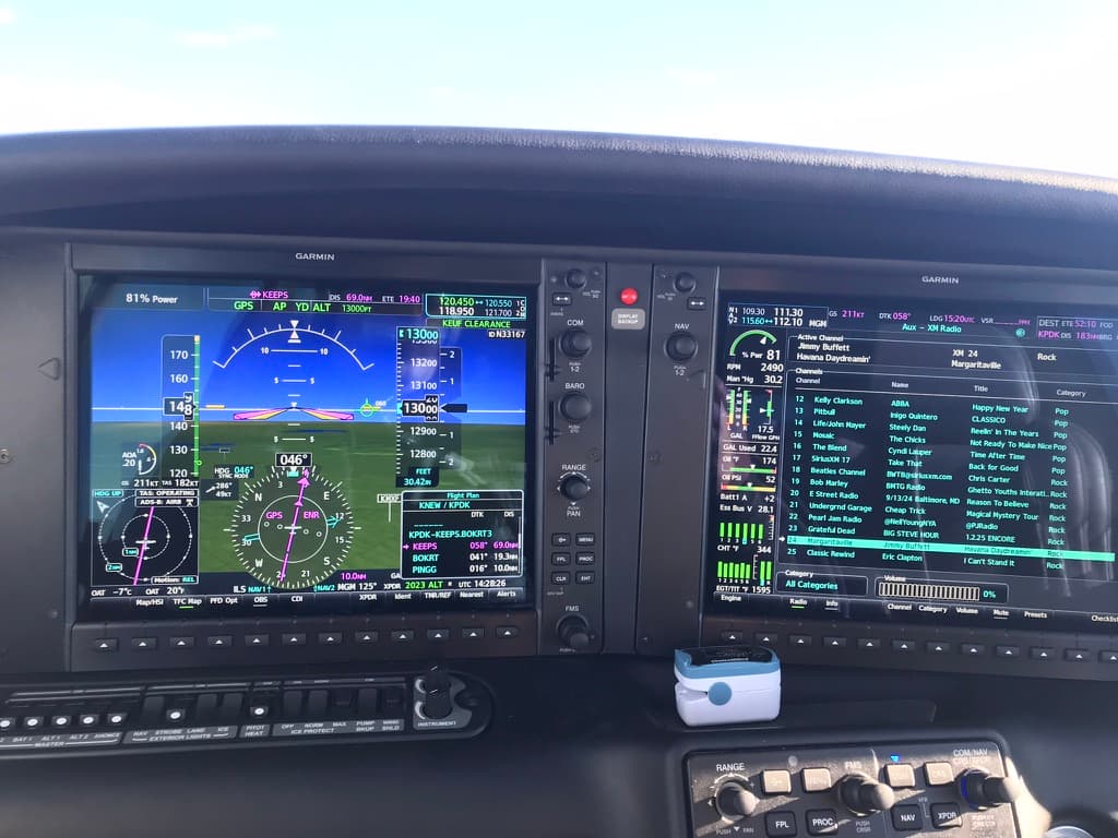 Garmin G1000 glass flight deck in cruise